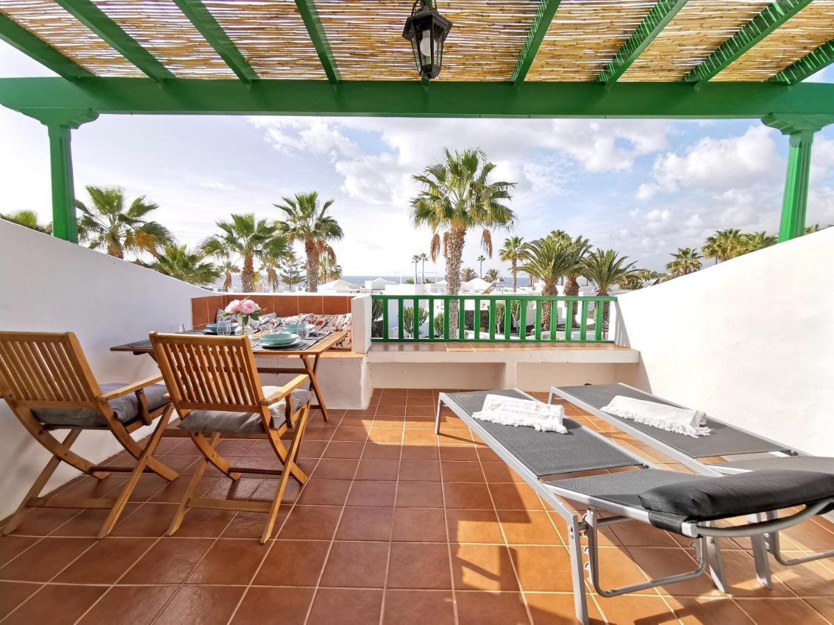 Calypso, apartamento completo con vistas al mar y a la piscina en Costa Teguise Exterior foto