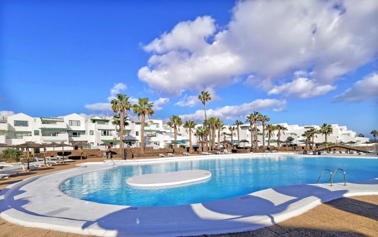 Calypso, apartamento completo con vistas al mar y a la piscina en Costa Teguise Exterior foto