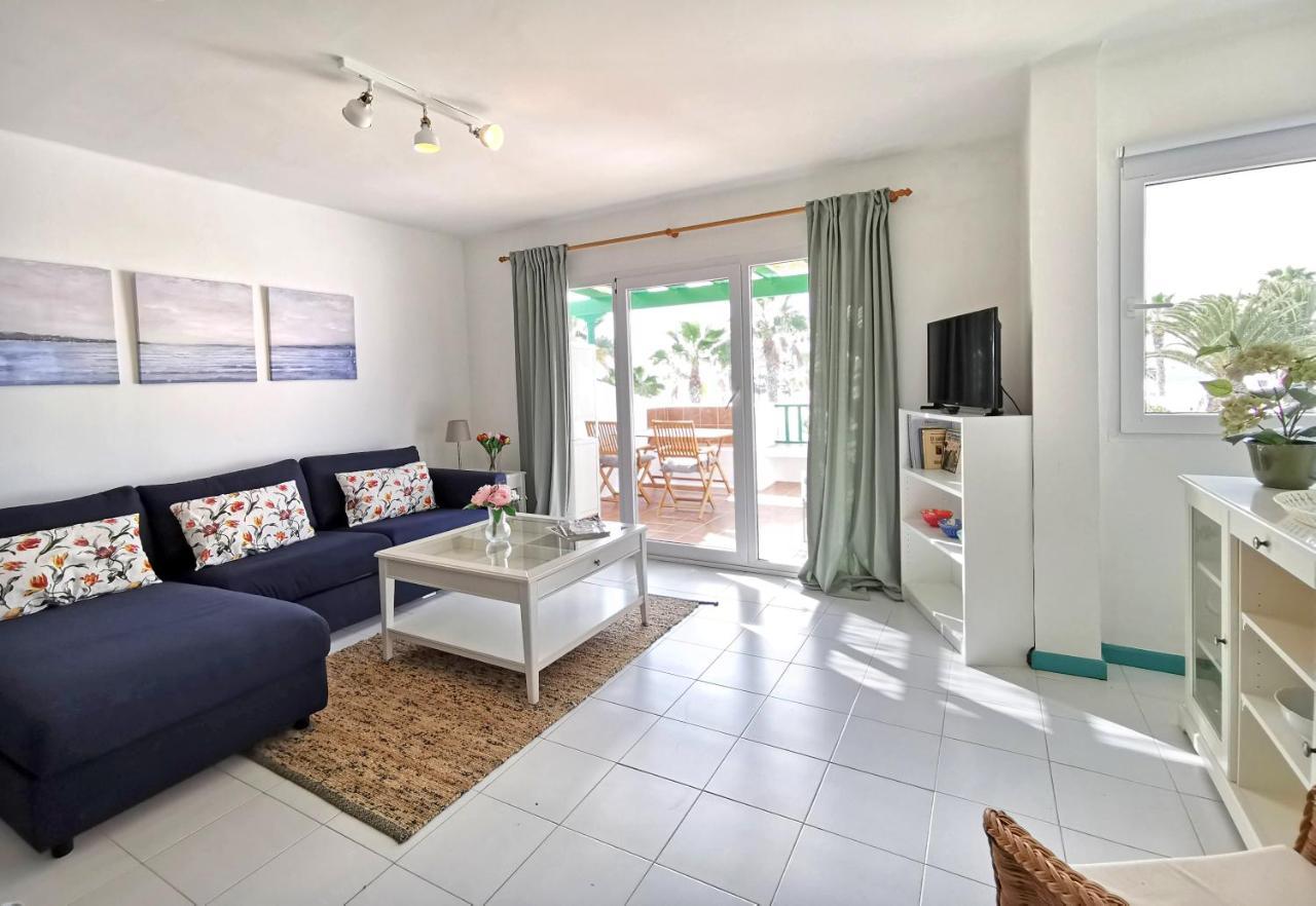 Calypso, apartamento completo con vistas al mar y a la piscina en Costa Teguise Exterior foto