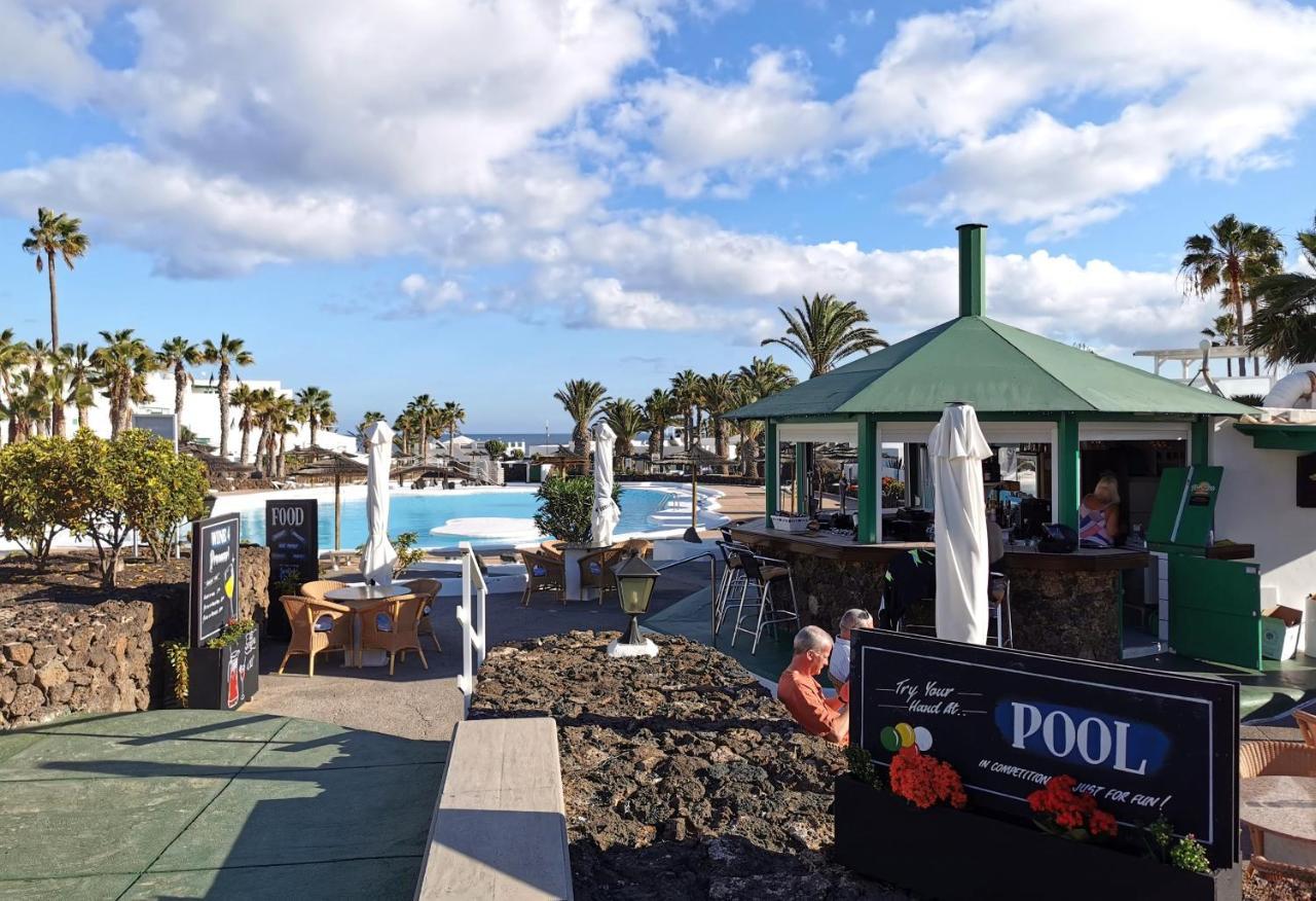 Calypso, apartamento completo con vistas al mar y a la piscina en Costa Teguise Exterior foto