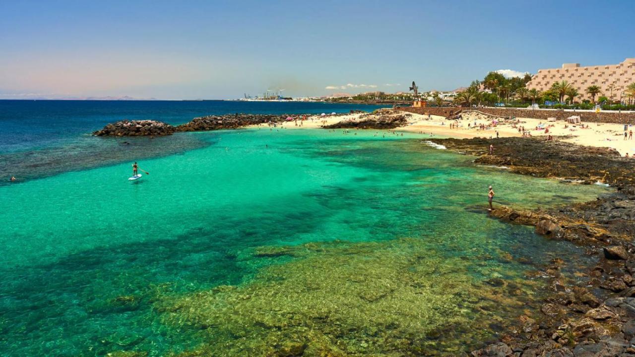 Calypso, apartamento completo con vistas al mar y a la piscina en Costa Teguise Exterior foto
