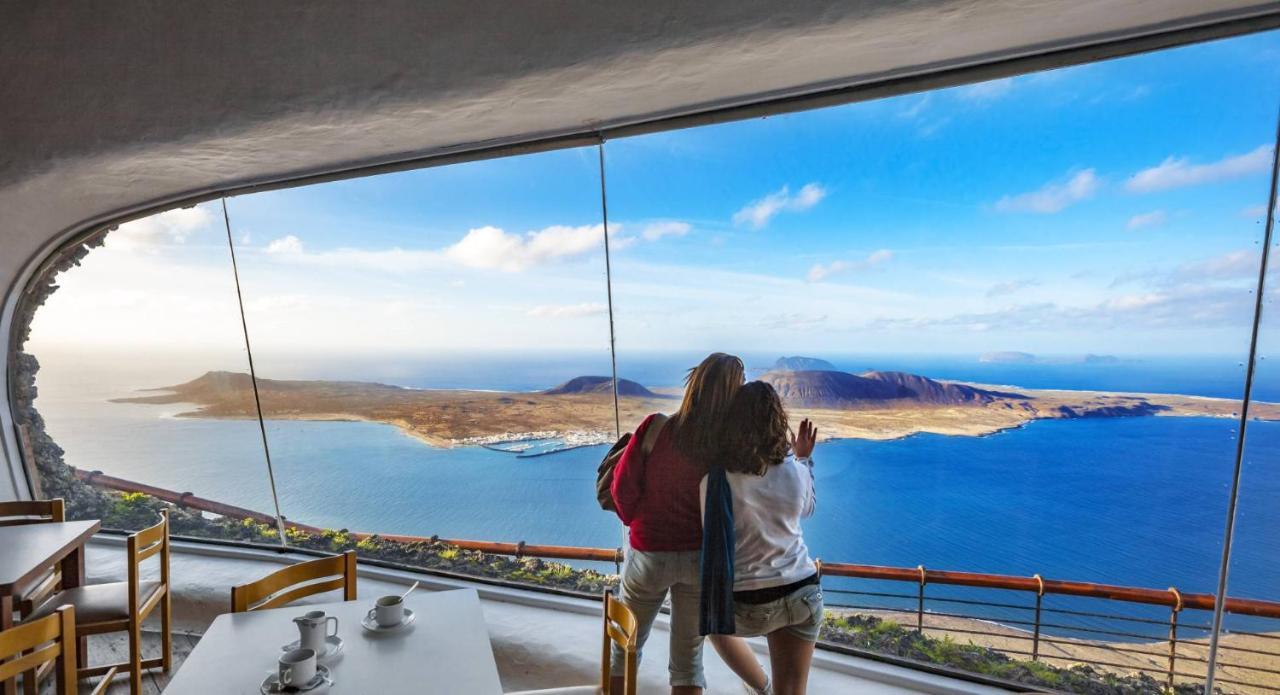 Calypso, apartamento completo con vistas al mar y a la piscina en Costa Teguise Exterior foto