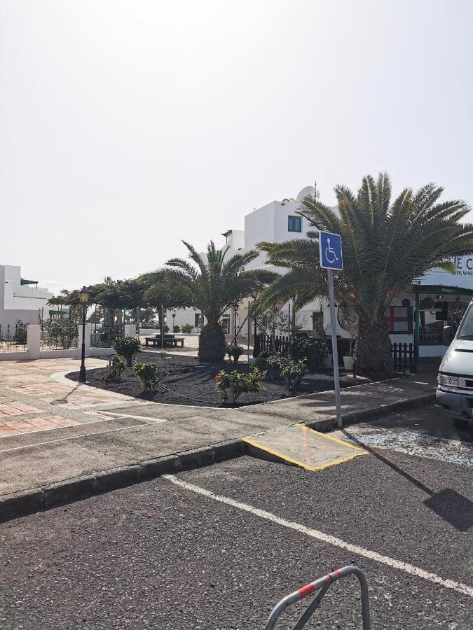 Calypso, apartamento completo con vistas al mar y a la piscina en Costa Teguise Exterior foto