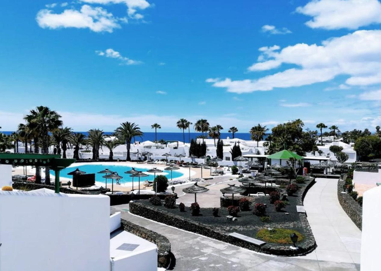 Calypso, apartamento completo con vistas al mar y a la piscina en Costa Teguise Exterior foto